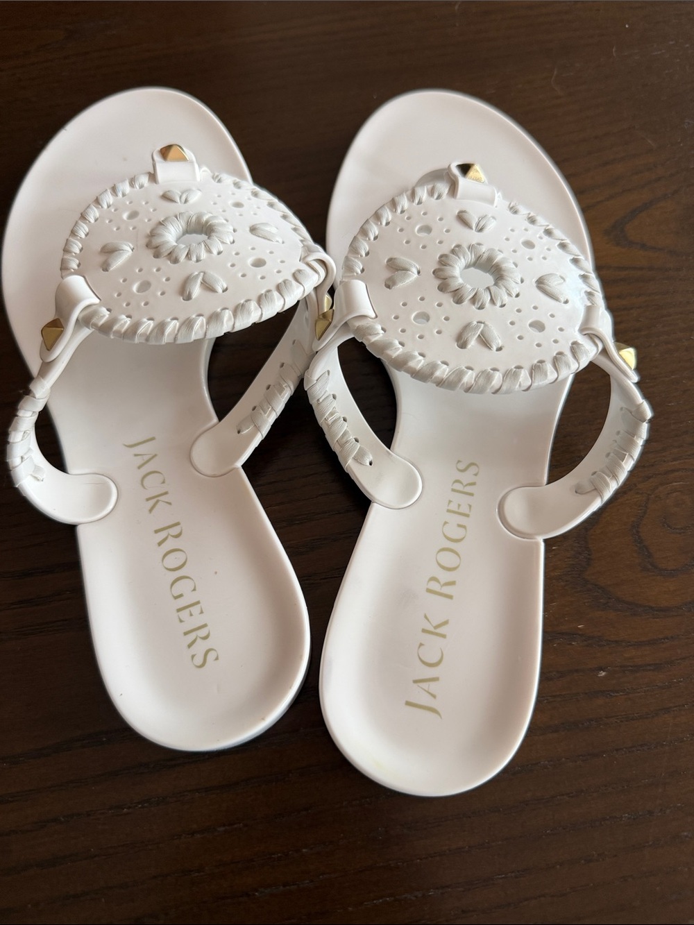 Jack Rogers White Leather Circle Medallion Thong Sandals - Picture 2 of 5